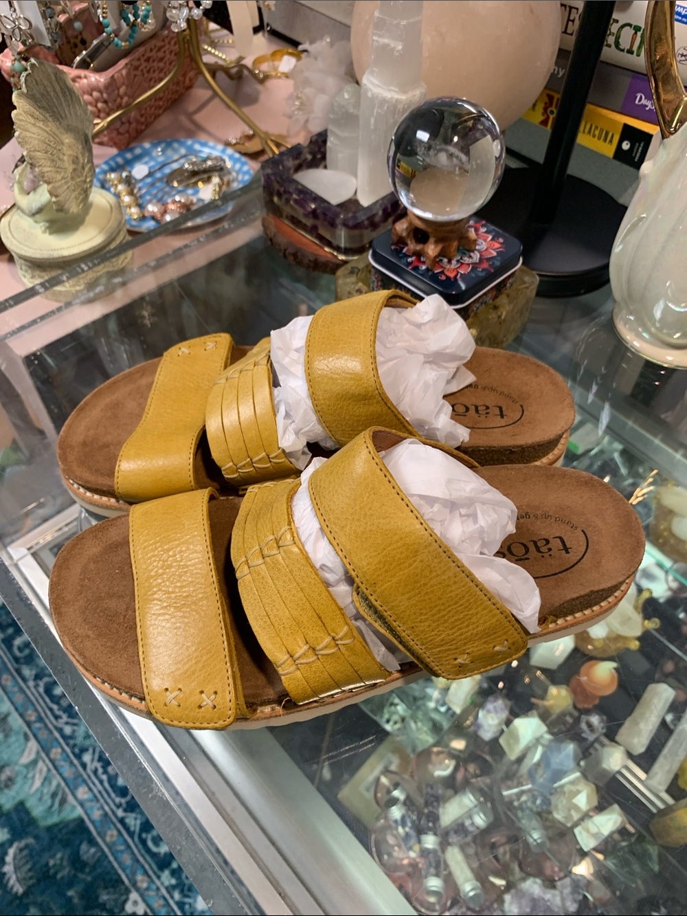 Taos tremendous new leather qvc yellow sandals 7 Velcro